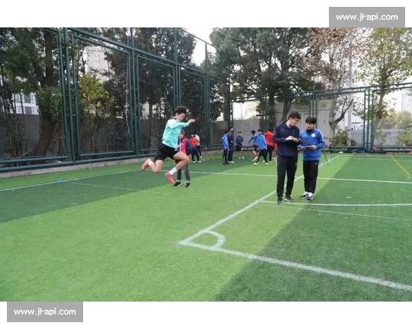 以科学方法引领青少年足球专项训练体系全面升级探索与实践融合路径 以科学方法引领青少年足球专项训练体系全面升级探索与实践融合路径